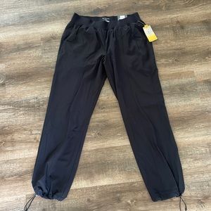 Tek Gear NWT black active pants with adjustable ankle; size large